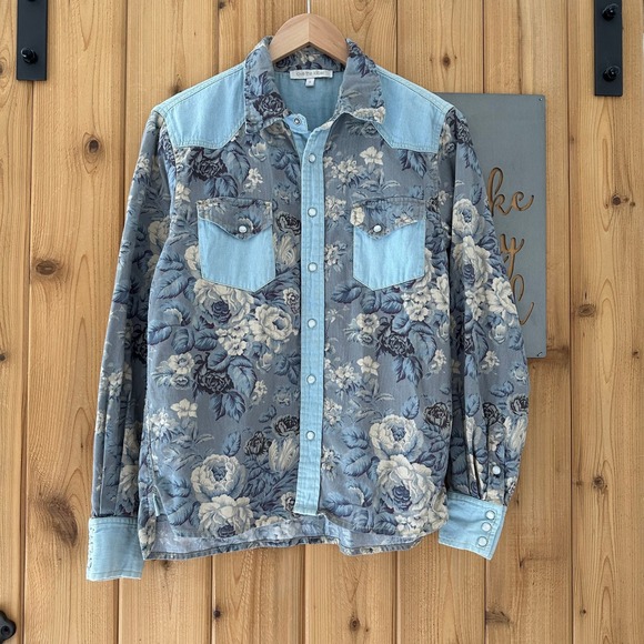 Love The Label x Anthropologie Floral Chambray Buttondown Shirt Size Small